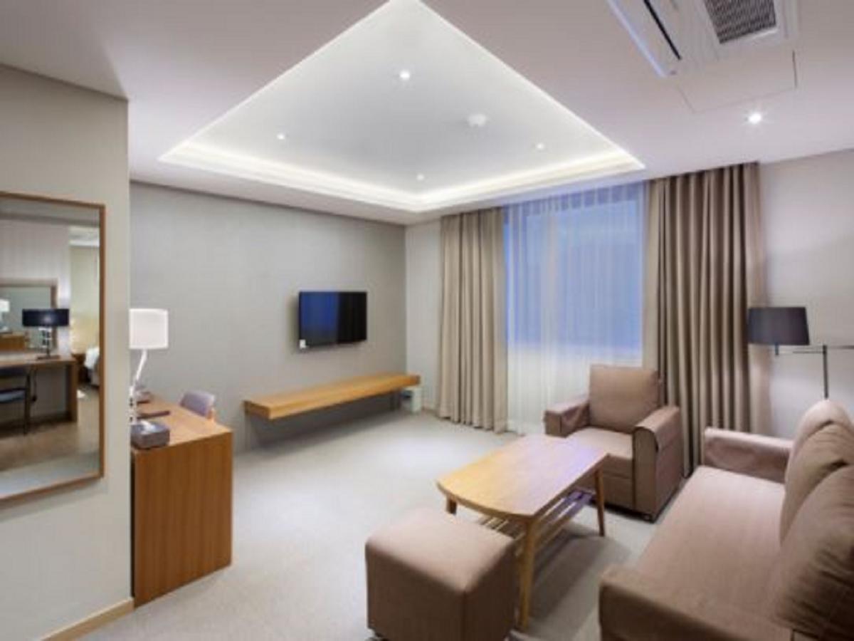 Dong Gyeong Hotel Tongyeong Exterior foto
