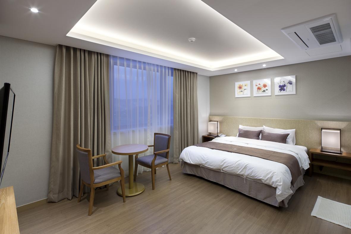 Dong Gyeong Hotel Tongyeong Exterior foto