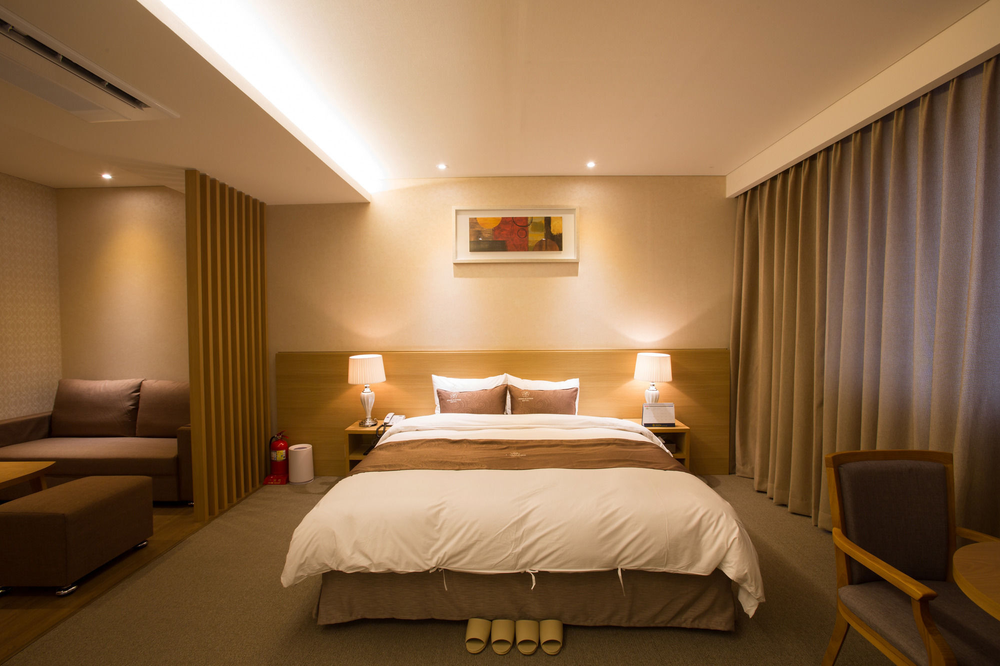 Dong Gyeong Hotel Tongyeong Exterior foto