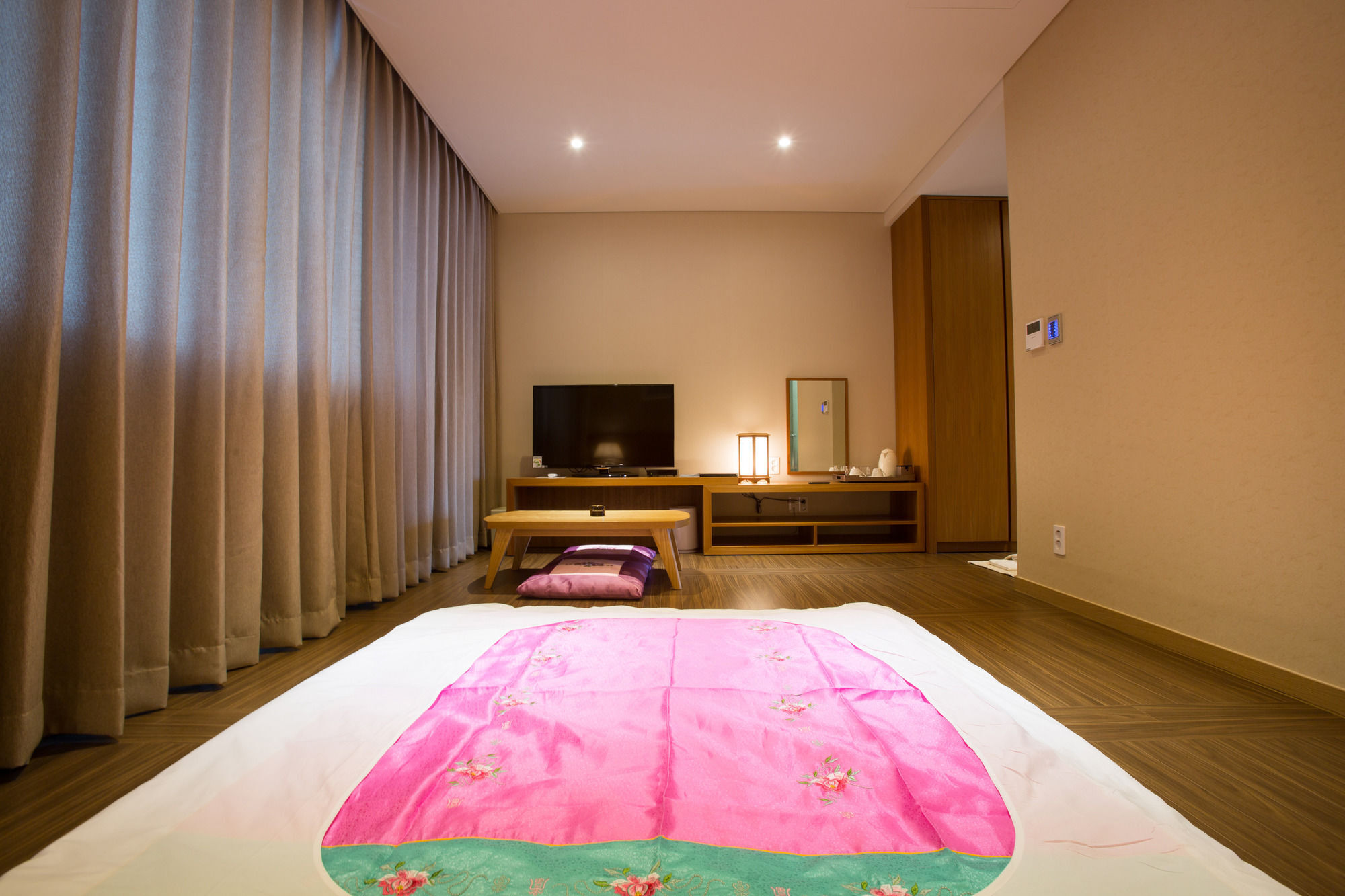 Dong Gyeong Hotel Tongyeong Exterior foto