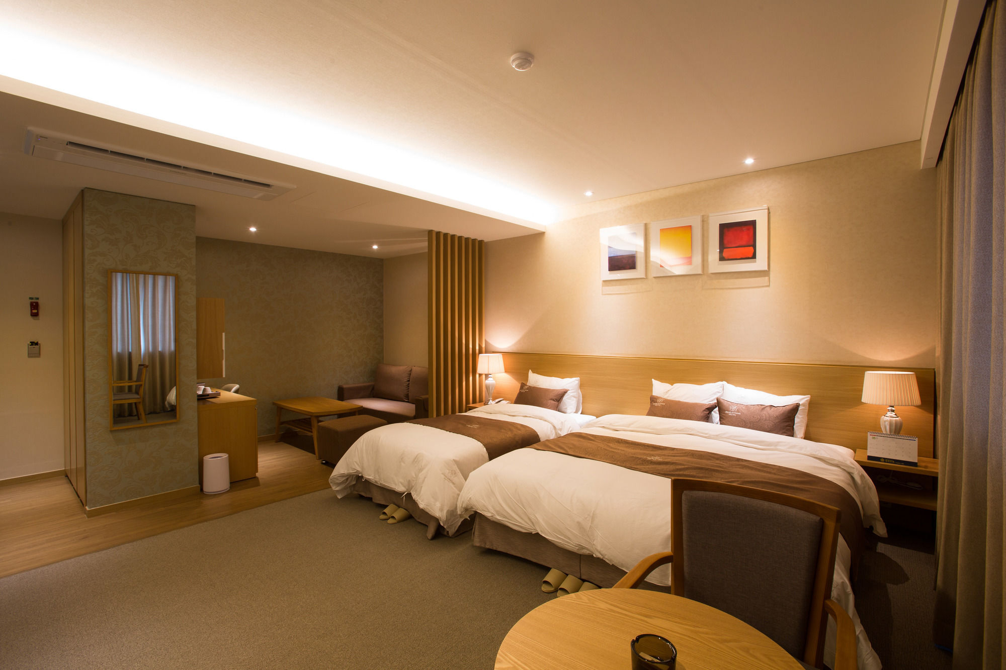 Dong Gyeong Hotel Tongyeong Exterior foto