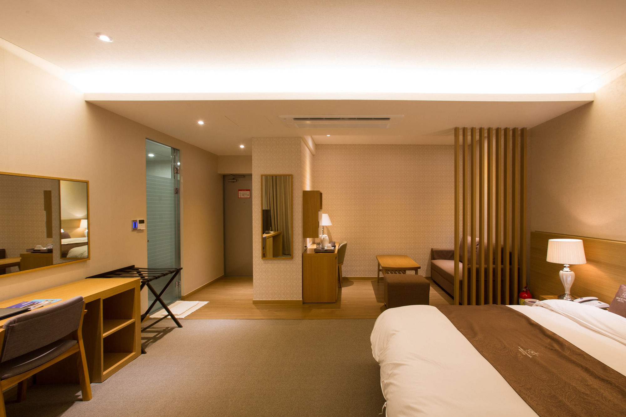 Dong Gyeong Hotel Tongyeong Exterior foto
